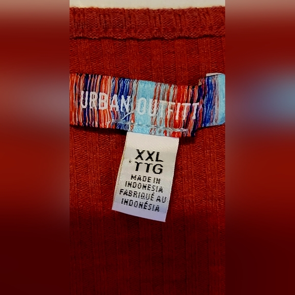 Womans top by Urband Outfitters  XXL - Picture 3 of 6